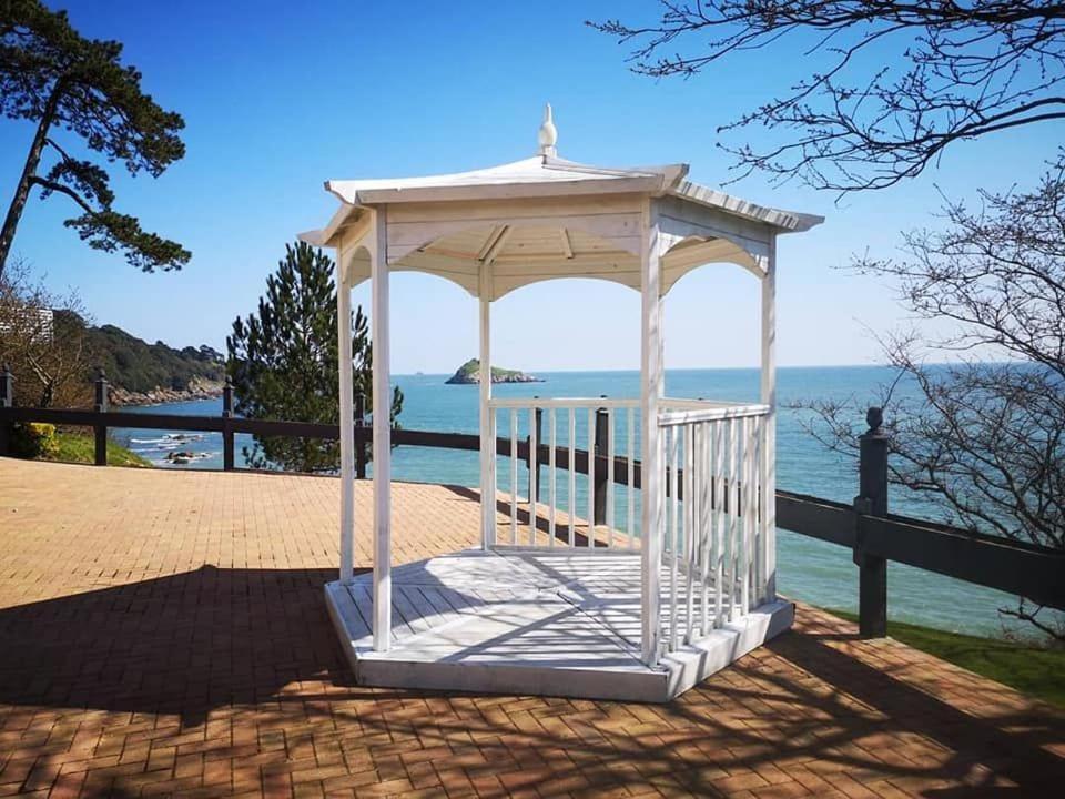 **Sunny And Bright, Thatchers Rock One Bed Beach Front Apartment*** Torquay Exterior foto