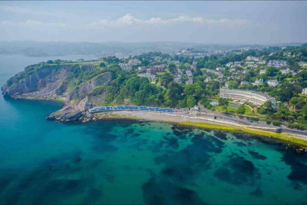**Sunny And Bright, Thatchers Rock One Bed Beach Front Apartment*** Torquay Exterior foto