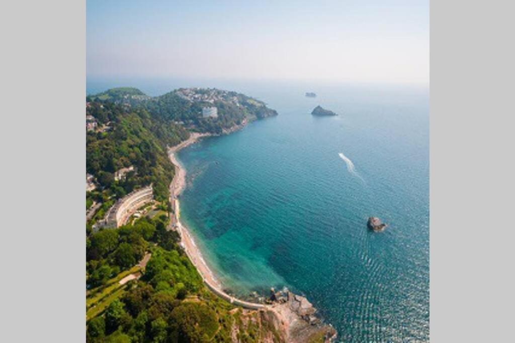 **Sunny And Bright, Thatchers Rock One Bed Beach Front Apartment*** Torquay Exterior foto